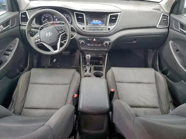 KM8J23A44HU575820 2017 HYUNDAI TUCSON - Image 8