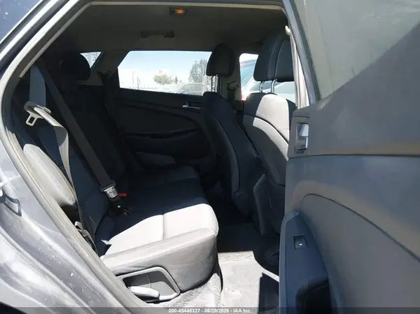 KM8J23A44JU607185 2018 HYUNDAI TUCSON - Image 8