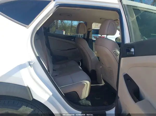 KM8J23A44JU625184 2018 HYUNDAI TUCSON - Image 8