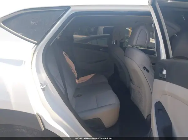 KM8J23A44JU655706 2018 HYUNDAI TUCSON - Image 8