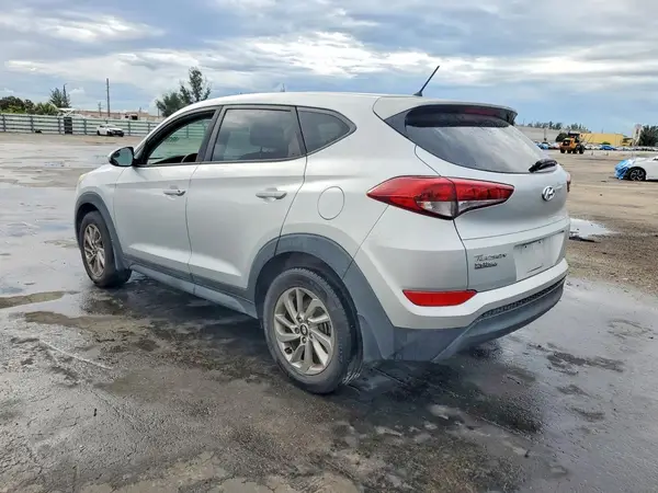 KM8J23A44JU671873 2018 HYUNDAI TUCSON - Image 2