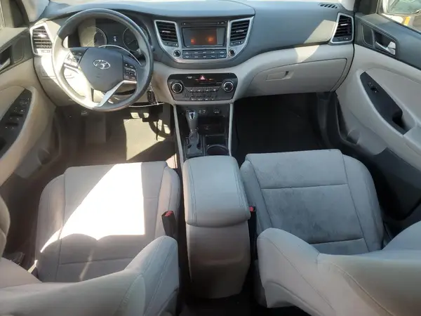 KM8J23A44JU698555 2018 HYUNDAI TUCSON - Image 8