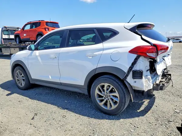 KM8J23A44JU700966 2018 HYUNDAI TUCSON - Image 2
