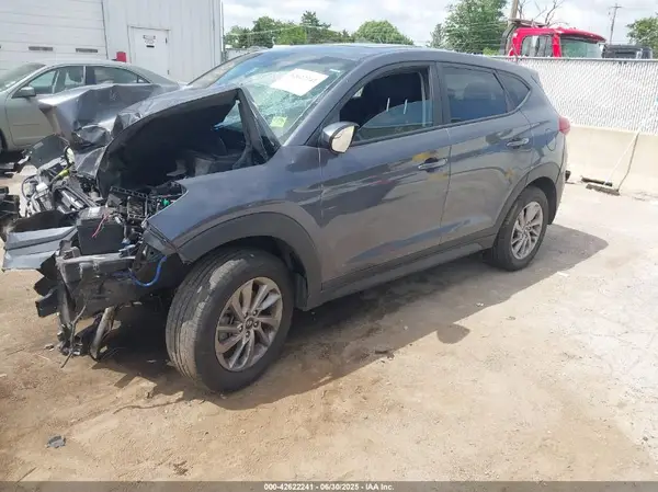 KM8J23A44JU751982 2018 HYUNDAI TUCSON - Image 2
