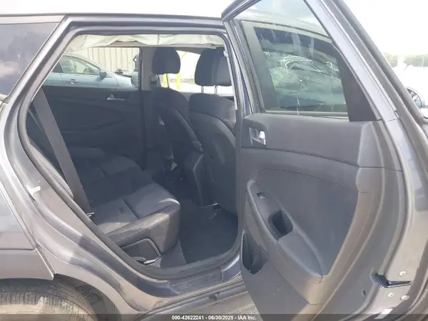 KM8J23A44JU751982 2018 HYUNDAI TUCSON - Image 8