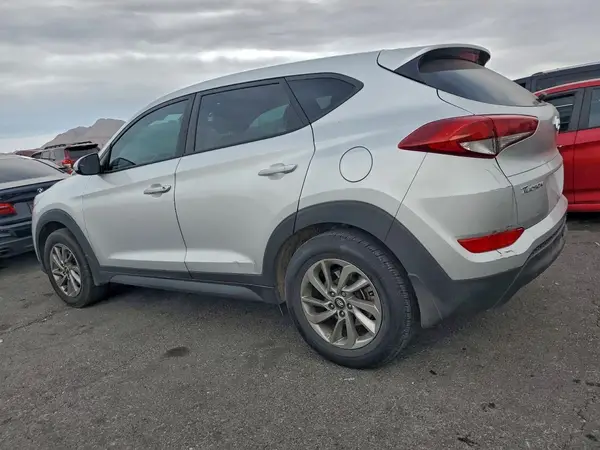 KM8J23A44JU773643 2018 HYUNDAI TUCSON - Image 2