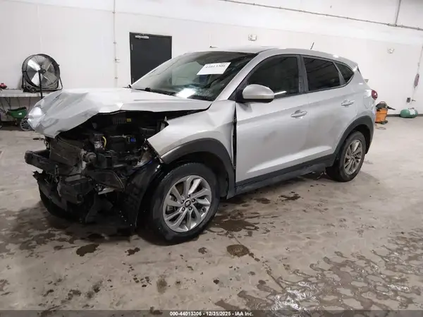 KM8J23A44JU808181 2018 HYUNDAI TUCSON - Image 2
