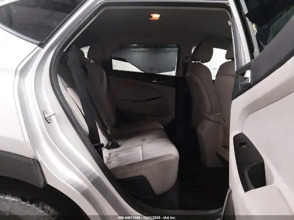 KM8J23A44JU808181 2018 HYUNDAI TUCSON - Image 8