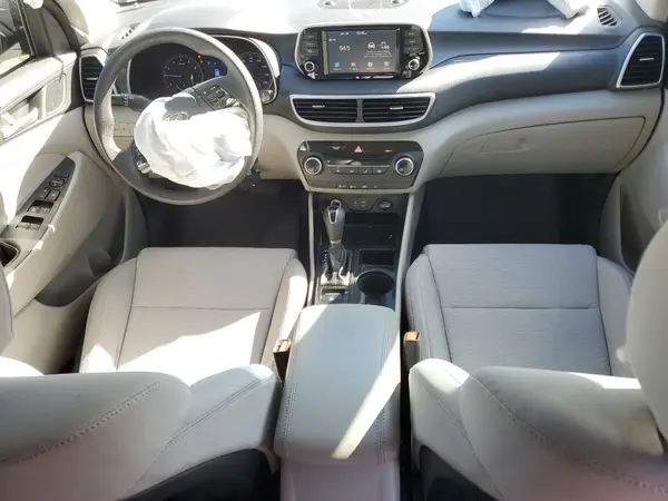 KM8J23A44KU869015 2019 HYUNDAI TUCSON - Image 8
