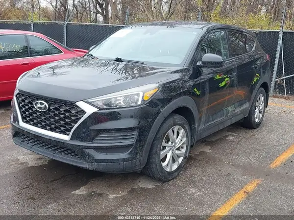 KM8J23A44KU895582 2019 HYUNDAI TUCSON - Image 2