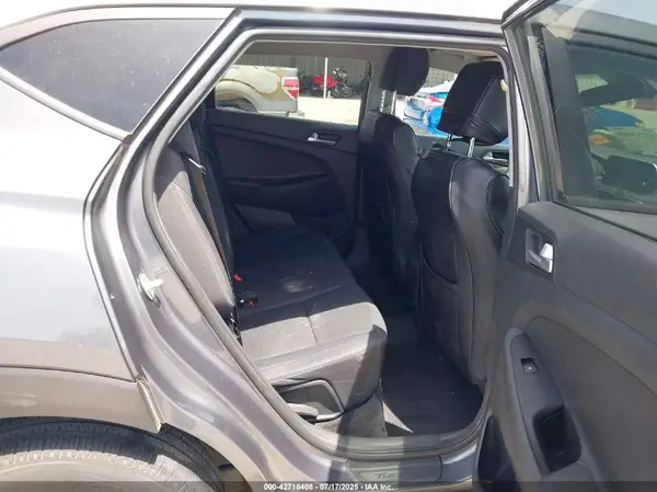 KM8J23A44KU910386 2019 HYUNDAI TUCSON - Image 8