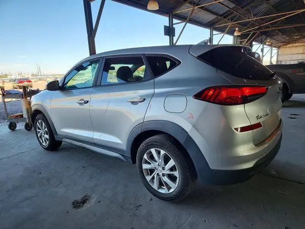KM8J23A44KU921467 2019 HYUNDAI TUCSON - Image 2