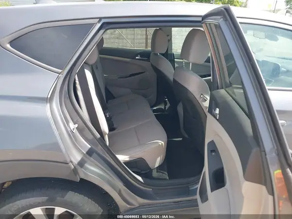 KM8J23A44KU943162 2019 HYUNDAI TUCSON - Image 8