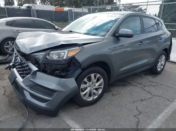 KM8J23A44KU943906 2019 HYUNDAI TUCSON - Image 2