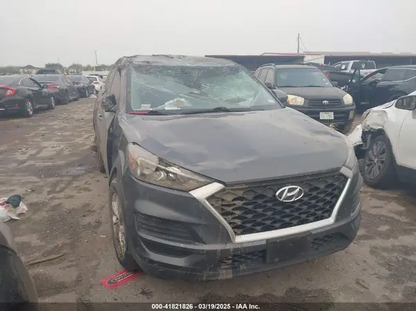 KM8J23A44KU967882 2019 HYUNDAI TUCSON - Image 1