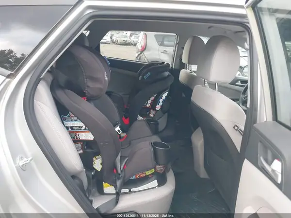 KM8J23A44MU392735 2021 HYUNDAI TUCSON - Image 8