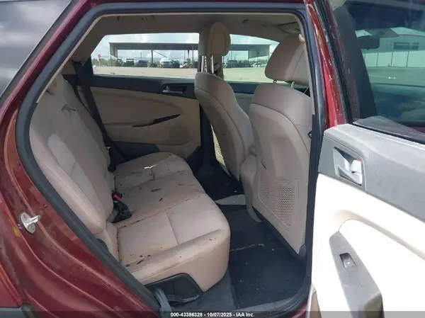 KM8J23A45GU180690 2016 HYUNDAI TUCSON - Image 8