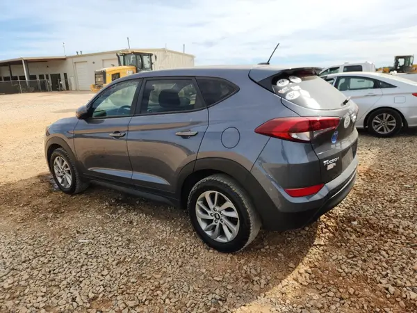 KM8J23A45GU212151 2016 HYUNDAI TUCSON - Image 2