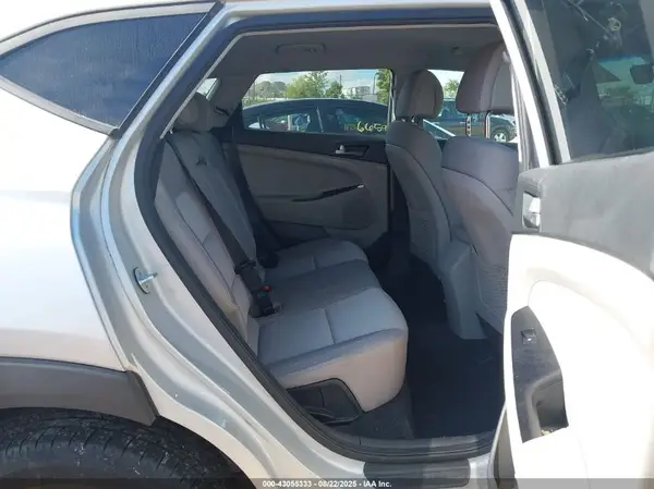KM8J23A45GU227944 2016 HYUNDAI TUCSON - Image 8