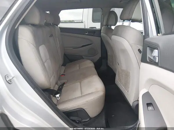 KM8J23A45GU242315 2016 HYUNDAI TUCSON - Image 8