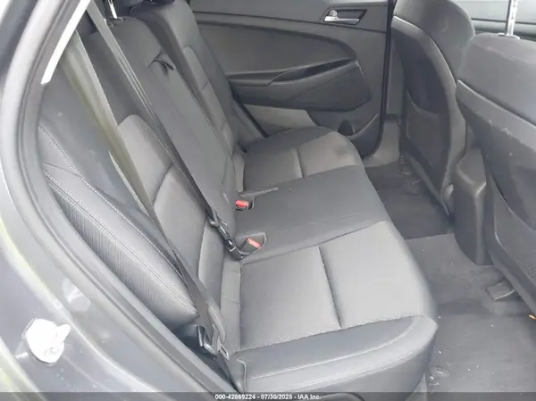 KM8J23A45HU260962 2017 HYUNDAI TUCSON - Image 8