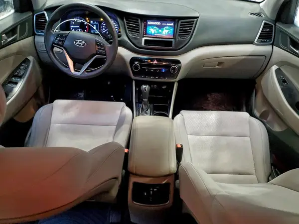 KM8J23A45HU279074 2017 HYUNDAI TUCSON - Image 8