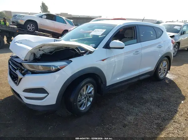 KM8J23A45HU287742 2017 HYUNDAI TUCSON - Image 2