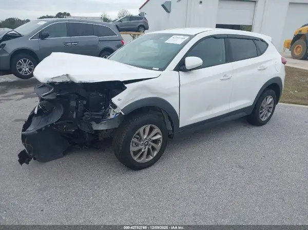 KM8J23A45HU323669 2017 HYUNDAI TUCSON - Image 2