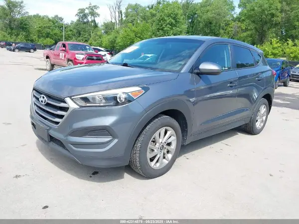 KM8J23A45HU329004 2017 HYUNDAI TUCSON - Image 2