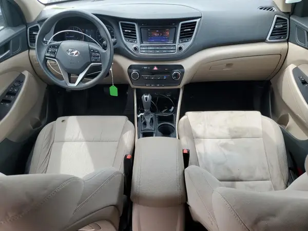 KM8J23A45HU331450 2017 HYUNDAI TUCSON - Image 8
