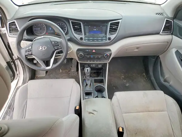 KM8J23A45HU340424 2017 HYUNDAI TUCSON - Image 8