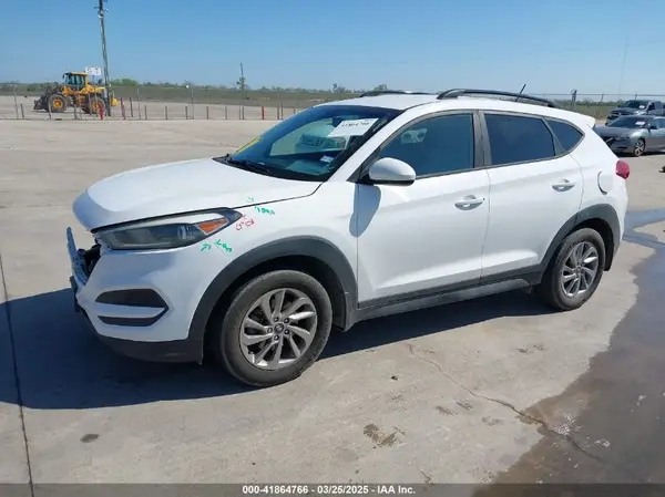 KM8J23A45HU343355 2017 HYUNDAI TUCSON - Image 2