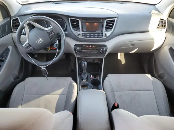 KM8J23A45HU355716 2017 HYUNDAI TUCSON - Image 8
