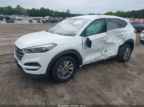 KM8J23A45HU381118 2017 HYUNDAI TUCSON - Image 2