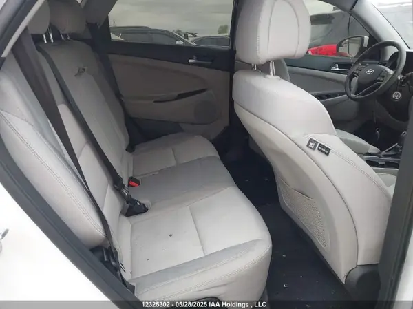 KM8J23A45HU394810 2017 HYUNDAI TUCSON - Image 8