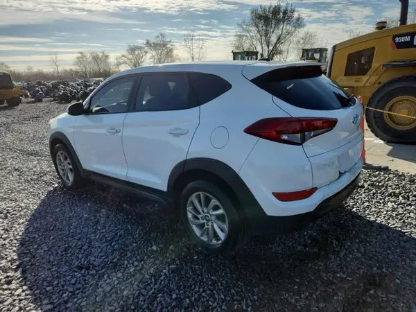 KM8J23A45HU410665 2017 HYUNDAI TUCSON - Image 2