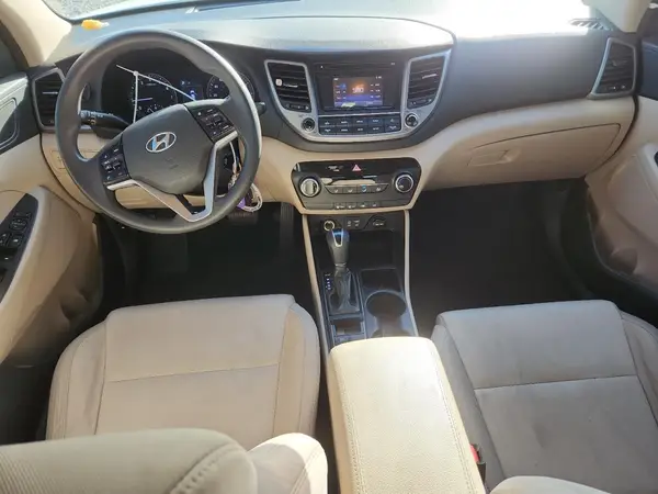 KM8J23A45HU410665 2017 HYUNDAI TUCSON - Image 8