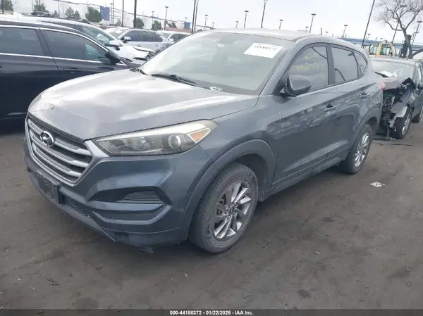 KM8J23A45HU423724 2017 HYUNDAI TUCSON - Image 2