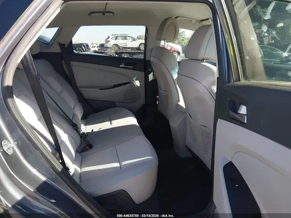 KM8J23A45HU438773 2017 HYUNDAI TUCSON - Image 8