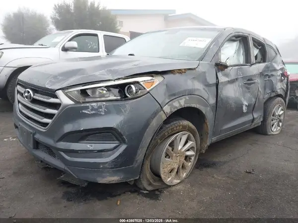 KM8J23A45HU439776 2017 HYUNDAI TUCSON - Image 2