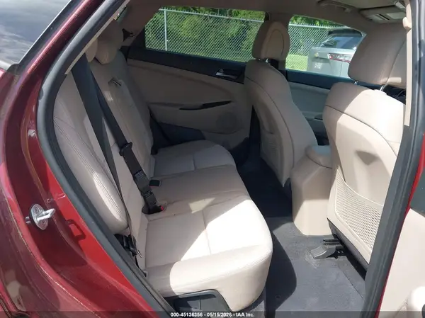 KM8J23A45HU463169 2017 HYUNDAI TUCSON - Image 8