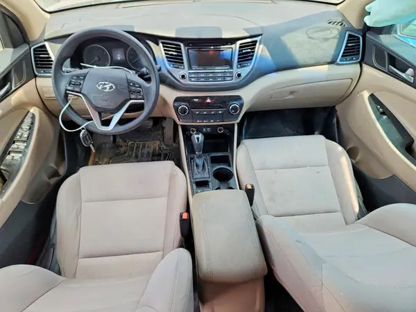 KM8J23A45HU475726 2017 HYUNDAI TUCSON - Image 8