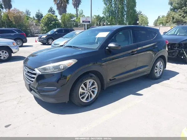KM8J23A45HU508286 2017 HYUNDAI TUCSON - Image 2