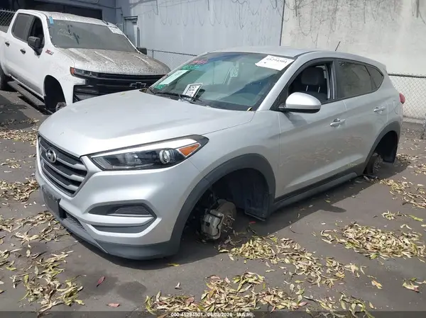 KM8J23A45HU533219 2017 HYUNDAI TUCSON - Image 2