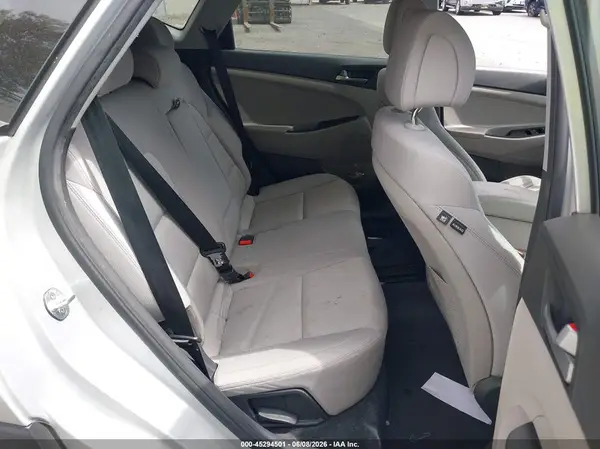 KM8J23A45HU533219 2017 HYUNDAI TUCSON - Image 8