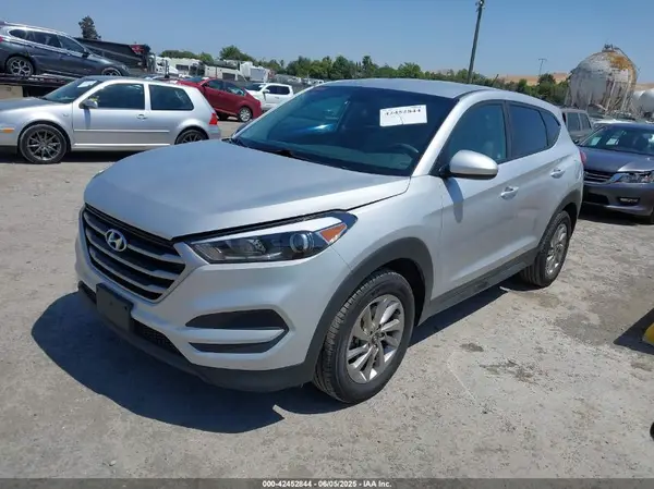 KM8J23A45HU541269 2017 HYUNDAI TUCSON - Image 2