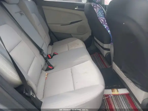 KM8J23A45HU545225 2017 HYUNDAI TUCSON - Image 8