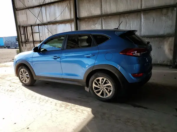 KM8J23A45HU549811 2017 HYUNDAI TUCSON - Image 2