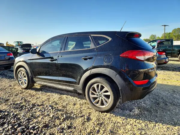 KM8J23A45HU566060 2017 HYUNDAI TUCSON - Image 2
