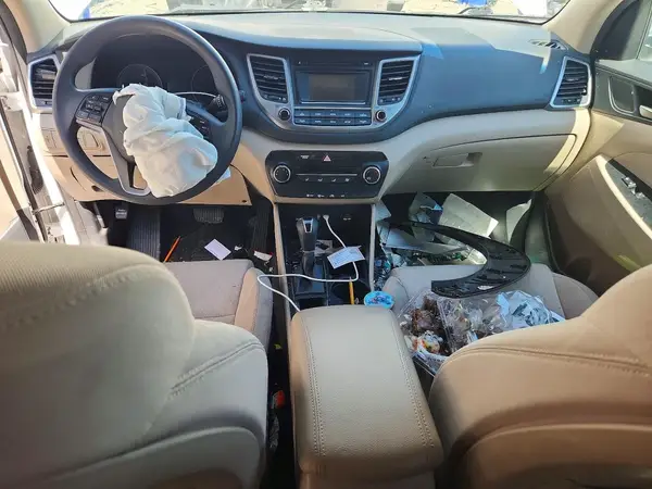KM8J23A45JU620074 2018 HYUNDAI TUCSON - Image 8
